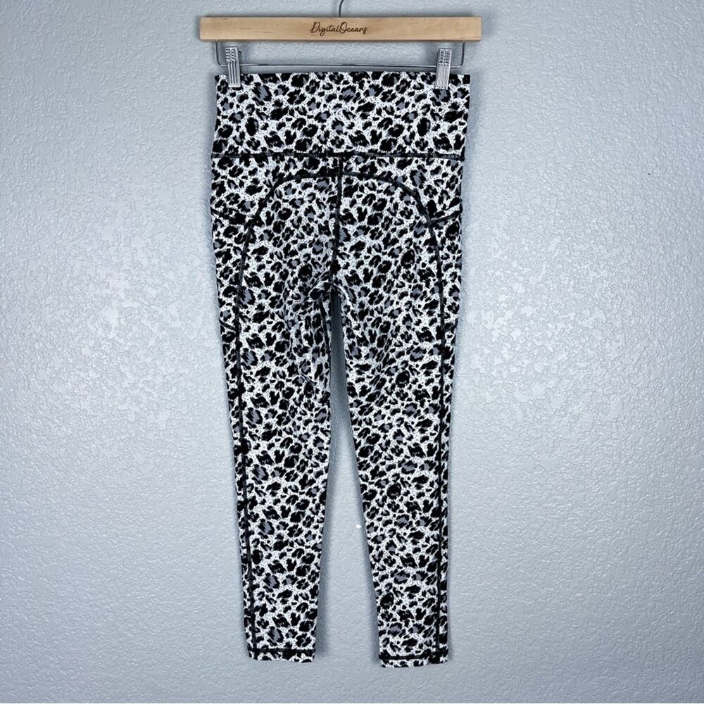 ZYIA Snow Leopard Pocket Brilliant Hi-Rise 7/8 Leggings 8-10 - Black White Gray - Picture 6 of 9